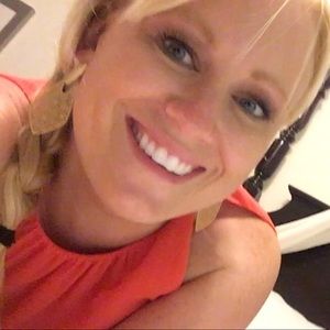 Meet your Posher, Gina